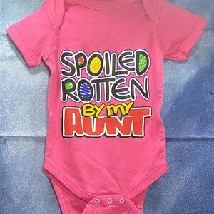 New pink short sleeve baby onesies "Spoiled Rotten By My Aunt"